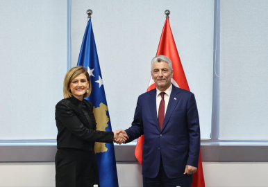 Bakan Bolat, Kosova Sanayi, Girişimcilik, Ticaret ve İnovasyon Bakanı Kusari Lila ile görüştü