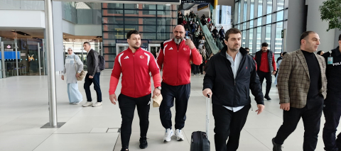 Rekortmen şampiyon Rıza Kayaalp yurda döndü