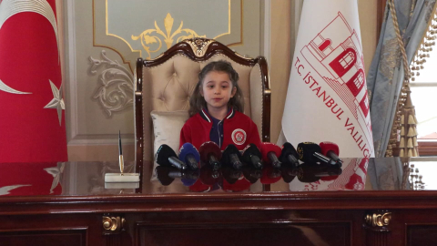 İstanbul Valisi Gül, 23 Nisan'da koltuğunu 2'nci sınıf öğrencisi Asmin Ayşe Aslan'a devretti