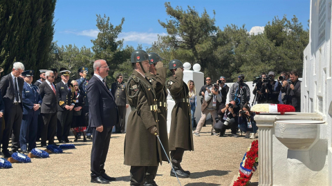 Çanakkale Kara Savaşları'nın 111'inci yıl dönümünde şehitler anıldı (2)