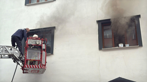 Evini ateşe verdiği için gözaltına alındı; nezarethanede rahatsızlanınca kaldırıldığı hastanede öldü