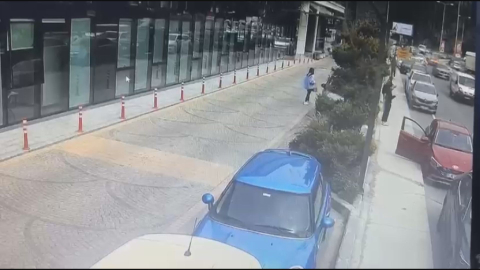 Kağıthane'de barışmak için eski sevgilisini çocuğa gasbettirmek istedi; o anlar kamerada