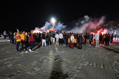 Galatasaray’ın derbi galibiyeti İzmir’de coşkuyla kutlandı