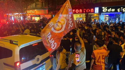Bursa'da Galatasaray taraftarlarından galibiyet coşkusu