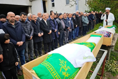 Aynı gün hayatını kaybeden anne ve oğlu toprağa verildi