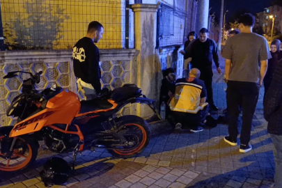 Bursa'da kaldırıma ve site duvarına çarpan motosikletin sürücüsü yaralandı