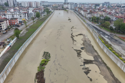 Binalarına sızan suya çözüm istiyorlar