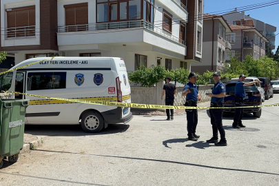 Polis, parkta elleri kanlı buldu; anne ve babasını öldürdüğü ortaya çıktı