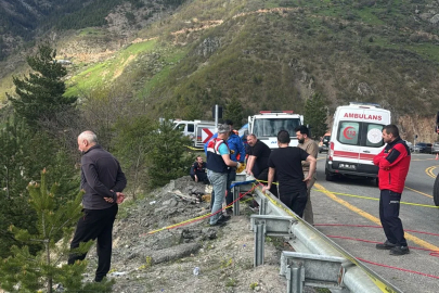 Motosiklet uçuruma yuvarlandı; 1 ölü, 1 yaralı