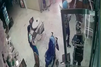 Bursa’da Fenerbahçeliler Derneğinde 2 çocuk yangın çıkardı; o anlar kamerada