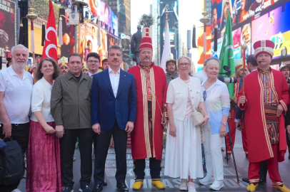 Times Meydanı'nda 'Mehter' gösterisi