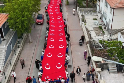 Nevşehir’de 135 metrelik Türk bayrağı ile 19 Mayıs yürüyüşü