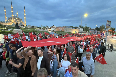  Edirne'de 19 Mayıs nedeniyle fener alayı düzenlendi