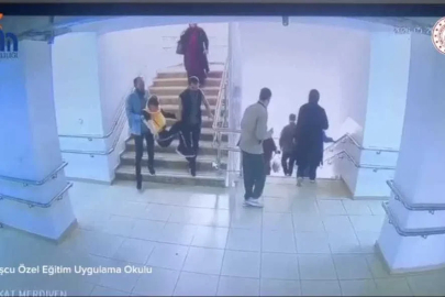 Depremde engelli öğrencilerin öğretmenleri tarafından tahliyesi kamerada