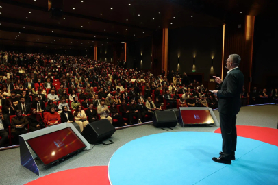 İletişim Başkanı Duran'dan Dezenformasyonla Mücadele Ulusal Gençlik Zirvesi paylaşımı 