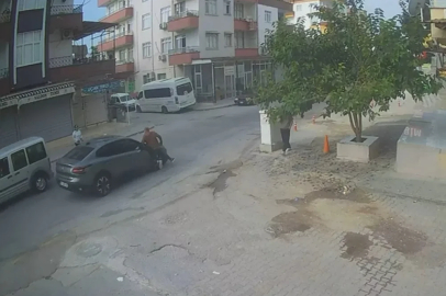 Yakınına el sallarken yola çıktığı sırada otomobil çarptı