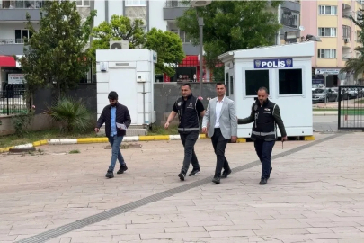 İstanbul merkezli 'rüşvet' soruşturmasında CHP'li il başkanı adliyede
