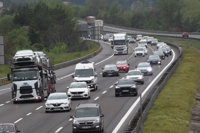 Anadolu Otoyolu'nun Bolu geçişinde bayram trafiği