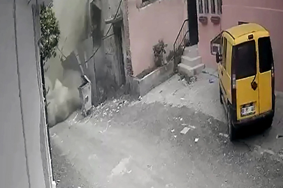 Adana’da 3 katlı metruk bina çöktü; o anlar kamerada