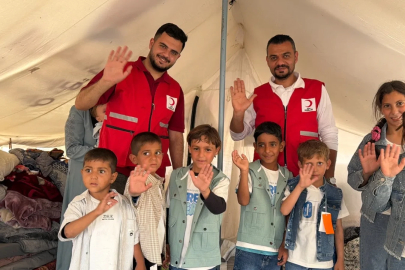 Türk Kızılay'dan Gazzeli çocuklara bayramlık kıyafet yardımı
