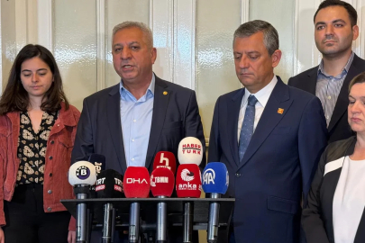 EMEK Partisi'nden, Özgür Özel'e TBMM'de ziyaret 