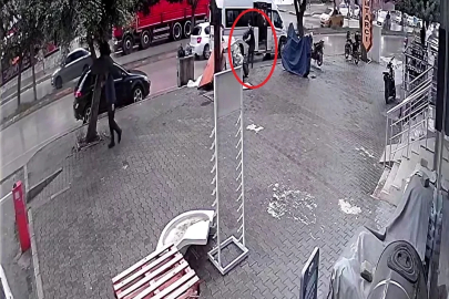 Kask takıp girdiği telefon bayisini soydu
