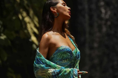 Lapieno Beach Wear'ın yaz koleksiyonunu İspanyol model Panakal, tanıttı