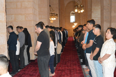 Mardin’de, 842 yıllık Ulu Cami’de bayram namazı yoğunluğu 