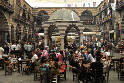 Diyarbakır’da, bayram tatilinde Sur’daki tarihi mekanlarda yoğunluk