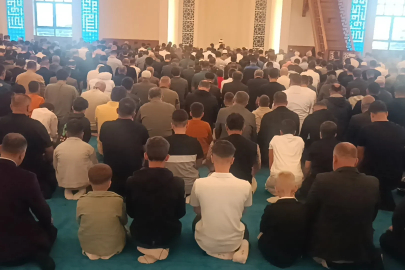 Batman’da, bayram namazında camiler doldu