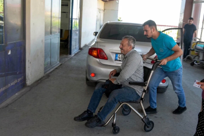 Kurbanlık boğanın boynuzuyla bacağından yaralandı, 60 dikiş atıldı