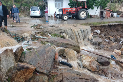 Manisa’da sağanak yağış ve dolu etkili oldu