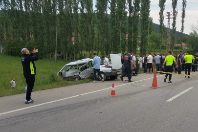 Amasya’da iki otomobil çarpıştı: Dede ve torun öldü, 2 yaralı