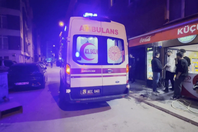 Sokaktaki kavgada 16 yaşında çocuk bıçakla yaralandı