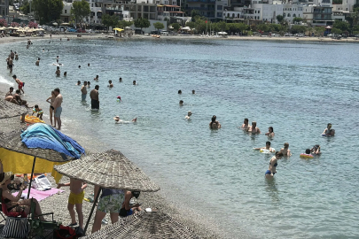 Bodrum’da bayramın ikinci gününde sahillerde yoğunluk sürüyor