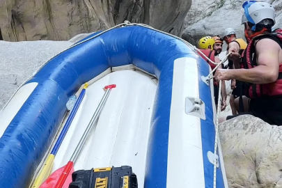 Kanyonda düşüp ayağı kırılan turist kurtarıldı