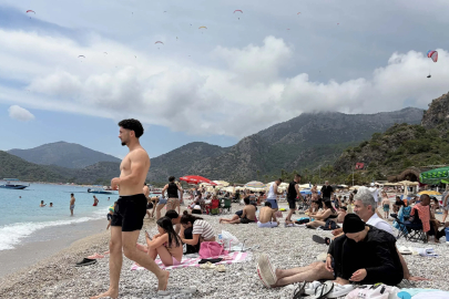 Ölüdeniz’de bayram yoğunluğu