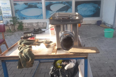 Elini kıyma makinesine kaptıran esnaf yaralandı