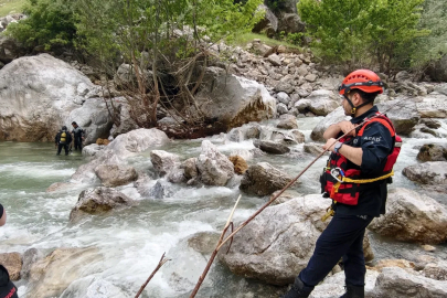 Balık tutarken nehre düştü; arama çalışması başlatıldı