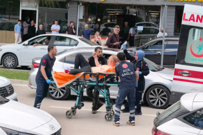 Bursa’da bıçaklı ‘yol verme’ kavgası: 1’i polis 5 yaralı
