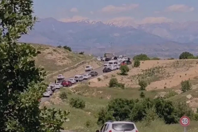 Hafif ticari araca silahlı saldırıda öldü, eşi ve oğlu yaralandı / Ek fotoğraflar