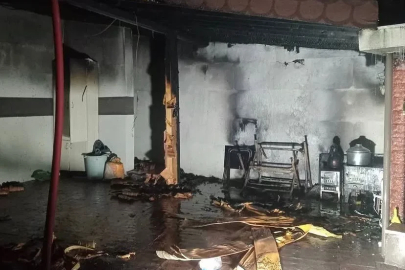 Cami lojmanında çıkan yangında imam yaralandı