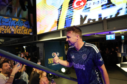 Fenerbahçe, 120’nci yıla özel yeni sezon formalarını tanıttı