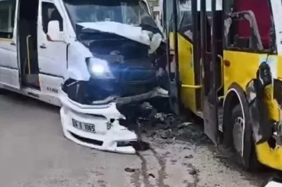 Bursa’da servis minibüsüyle özel halk otobüsü çarpıştı; 5 yaralı