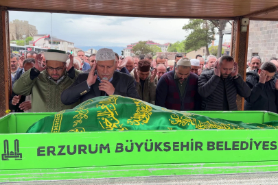 Yangında yaşamını yitiren kadın, son yolculuğuna uğurlandı