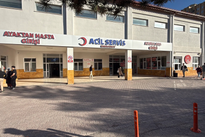 Sivas'ta inşaat işçisi, baltayla 3 kişiyi ağır yaraladı