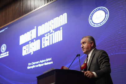 Bakan Bak: Gençlerimizin manevi gıdalarını sağlıyoruz