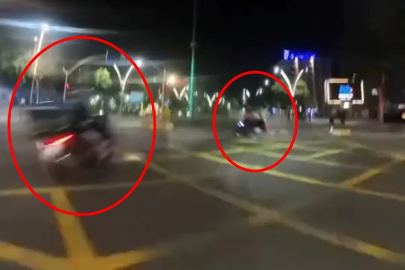 Batman’da iki motosikletin çarpıştığı kaza kamerada 