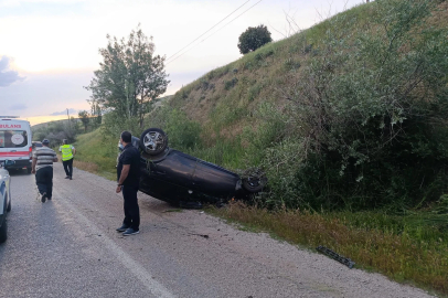 Malatya'da devrilen otomobilin sürücüsü yaralandı