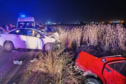Mardin'de otomobiller çarpıştı: 1 ölü, 4 yaralı 